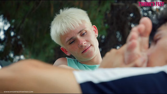 Fetish Twinks: Piss, Foot Worship, Dirty Sneakers & Socks